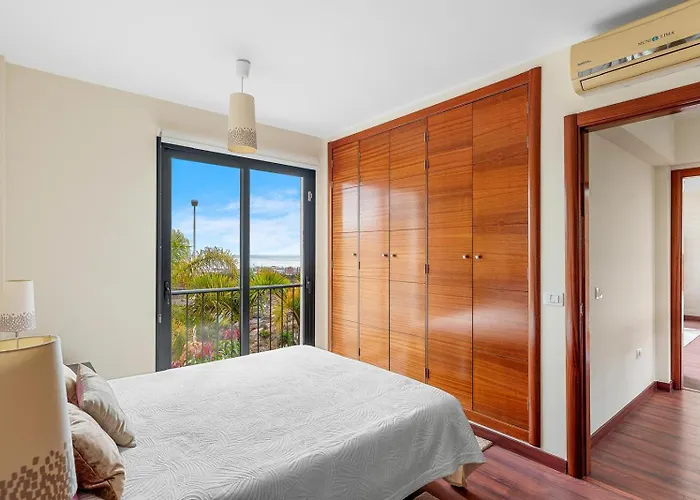 Felicia Willa Costa Adeje (Tenerife)